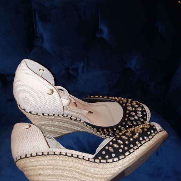 Dress Shoe - Picture 9 of 10